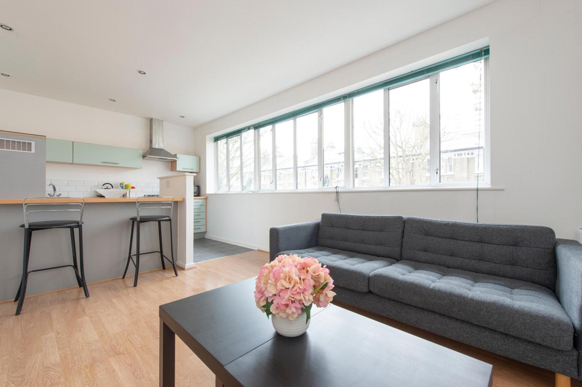 Modern Luxury Apartment By Bow Road Station London Exterior foto