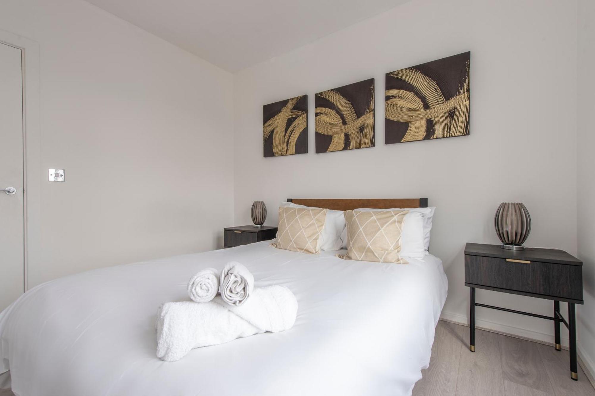 Modern Luxury Apartment By Bow Road Station London Exterior foto